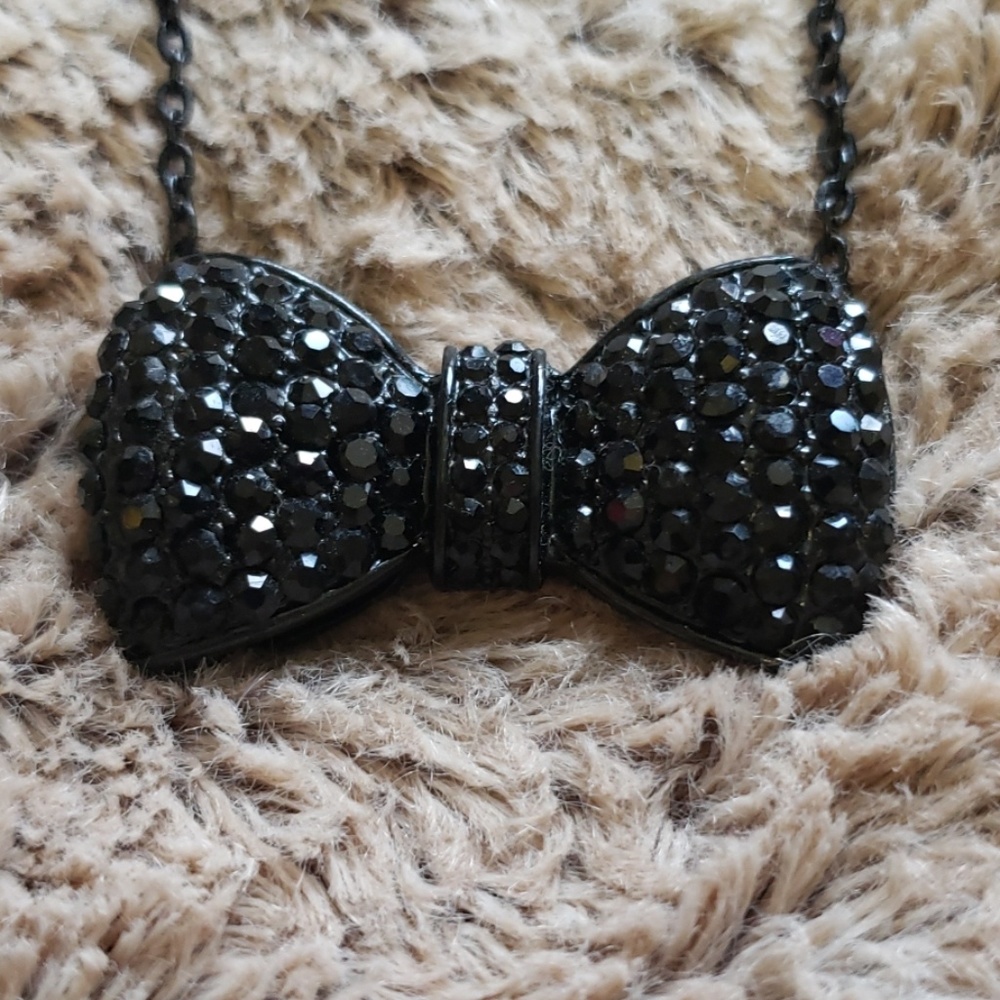 Black bowtie necklace